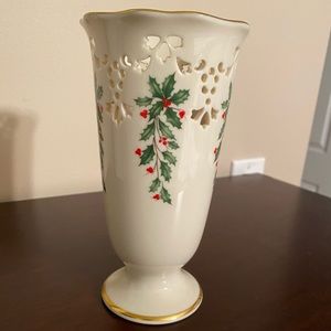 Lenox vase. Holiday design